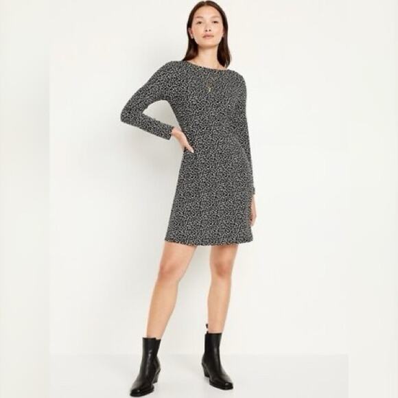 Old Navy Long-Sleeve Mini Swing Dress Medium NWT - Picture 5 of 7